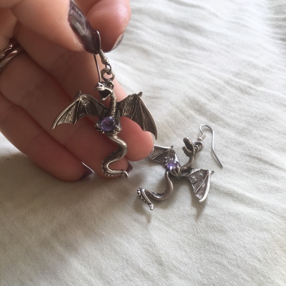 Fantasy dragon earrings - Picture 4 of 4